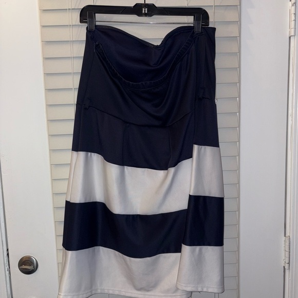 Navy and White Women's strapless dress - Picture 3 of 4